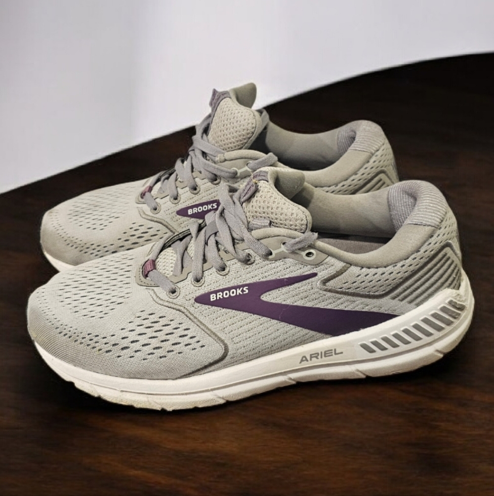 Brooks Women's Ariel 20 Gray and Purple Sneakers--Size 8.5